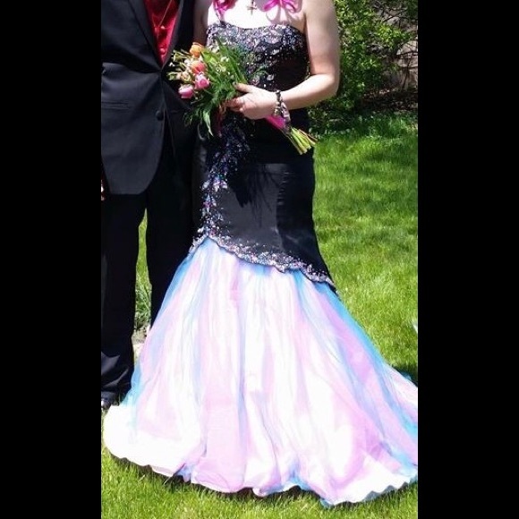 Prom Dress - Picture 1 of 2
